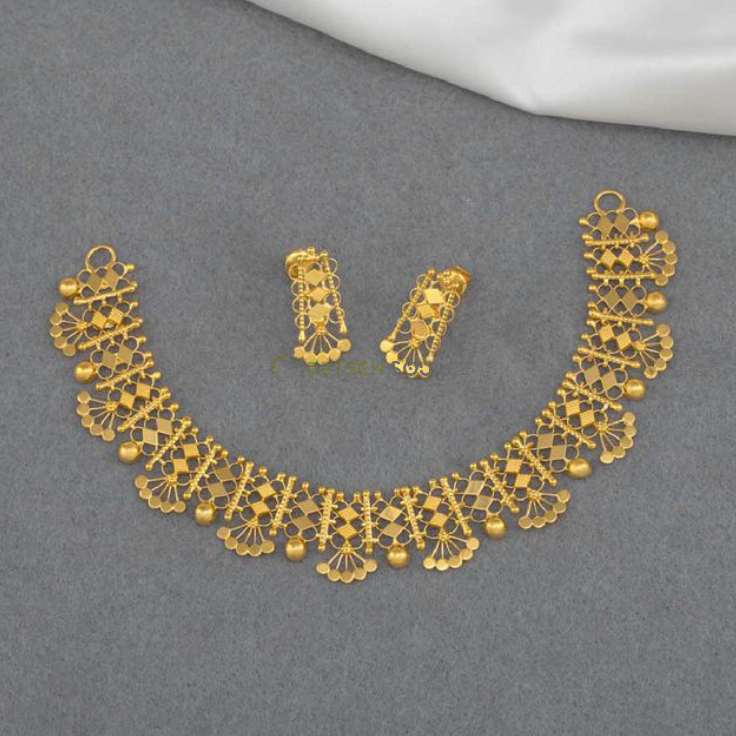 Simple Bridal Gold Necklace