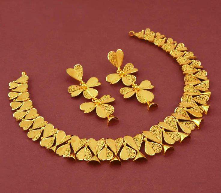 Simple Bridal Gold Necklace