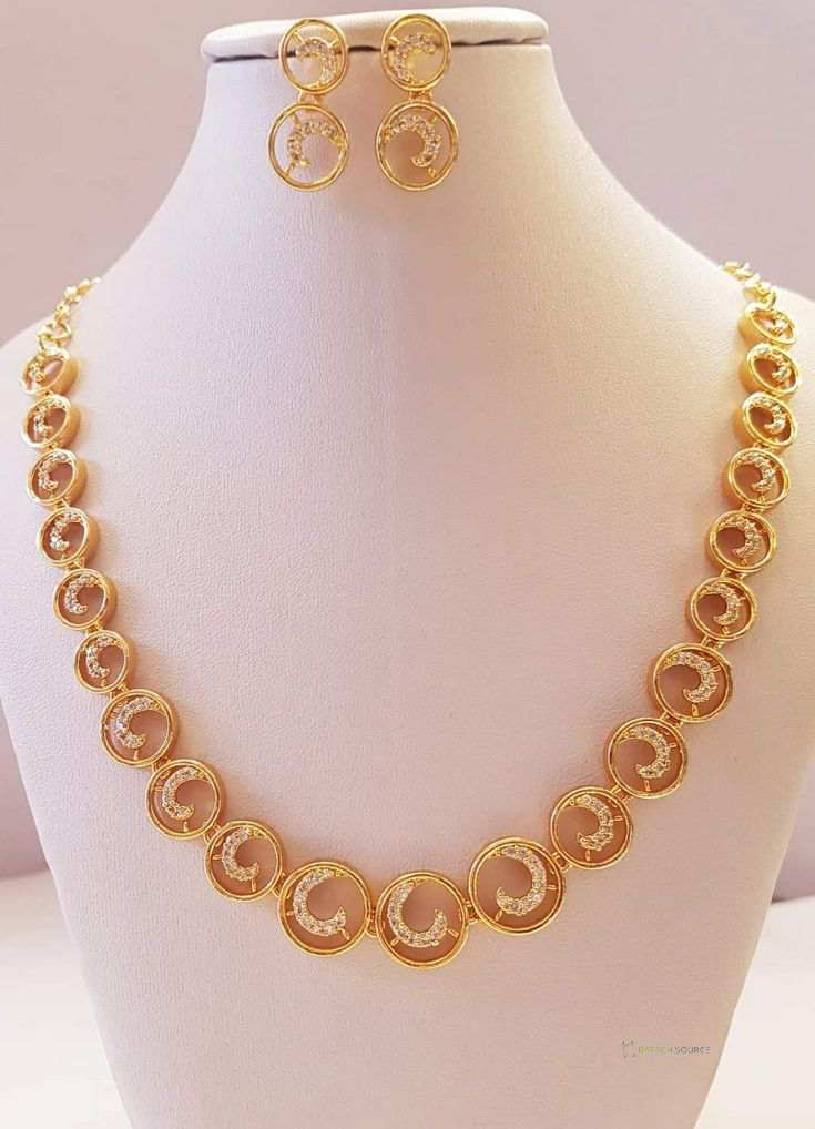 Simple Bridal Gold Necklace